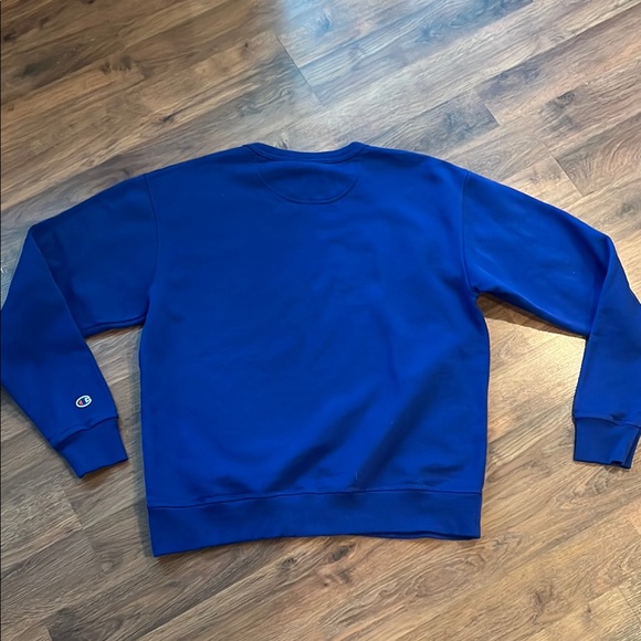 Champion Blue Crewneck Sweater - Large - Picture 9 of 9